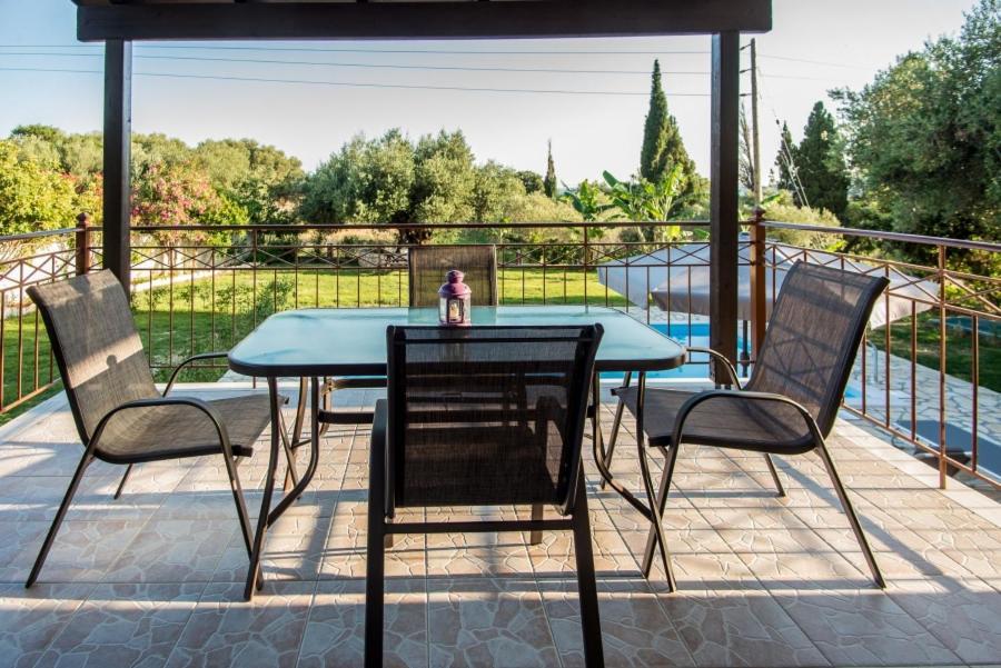 Villa Irida Afrato Exterior foto